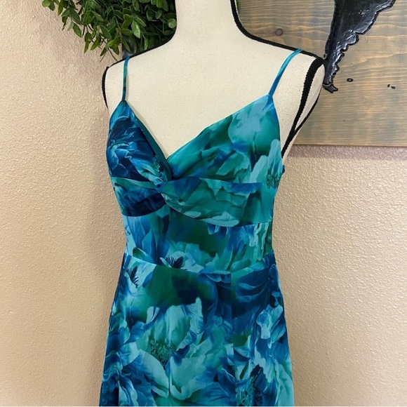 NWOT Lulus Beautiful Soul Teal Green Floral Print Twist-Front Maxi Dress - Picture 6 of 9